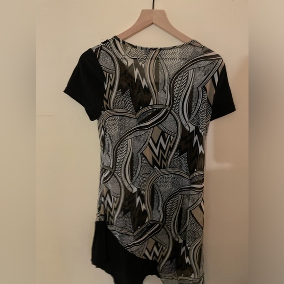 Lana Lee short sleeve tunic size medium - Picture 2 of 3